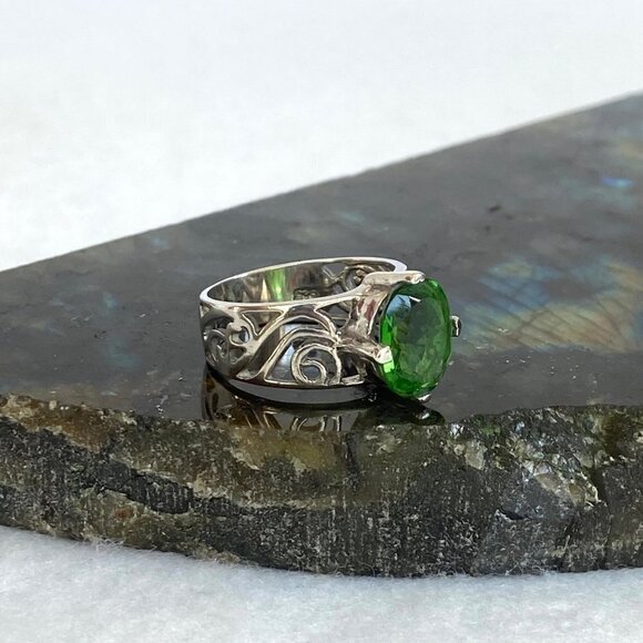 Sterling Silver 925 Oval Faceted Green Cubic Zirconia Scrollwork Ring Sz 4.75 - Picture 3 of 16